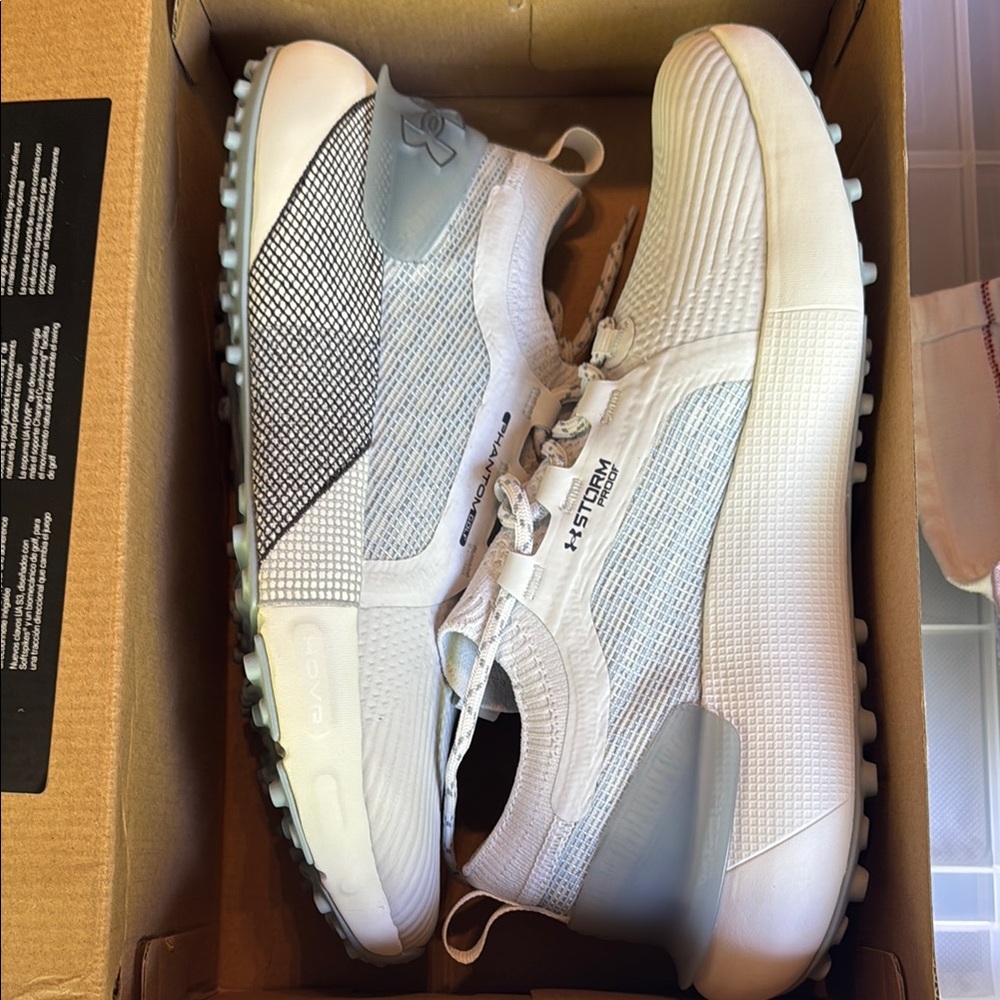 Under Armour Men's White Athletic Shoes